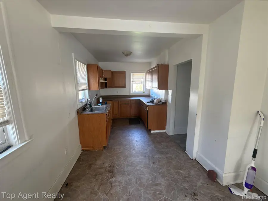 19479 Spencer Street, Detroit, MI 48234 - #2