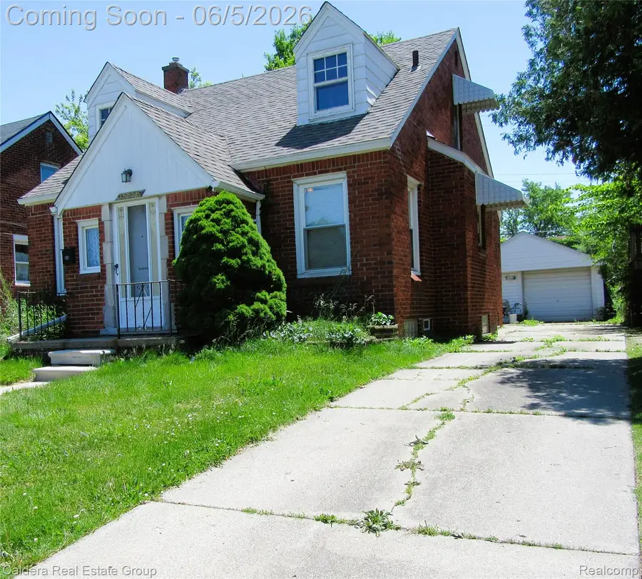 15556 Veronica Avenue, Eastpointe, MI 48021 - #2