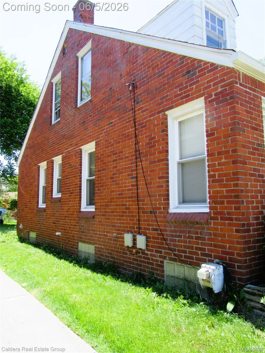 15556 Veronica Avenue, Eastpointe, MI 48021 - #3
