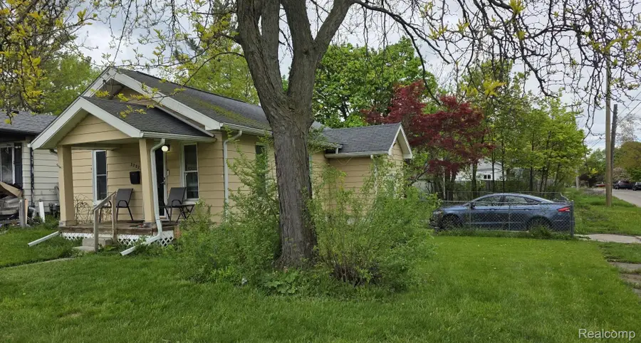 3202 Herrick Street, Flint, MI 48503 - #2