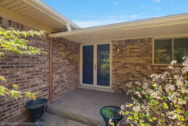 3120 Hartford Lane, ShelbyTwp, MI 48316