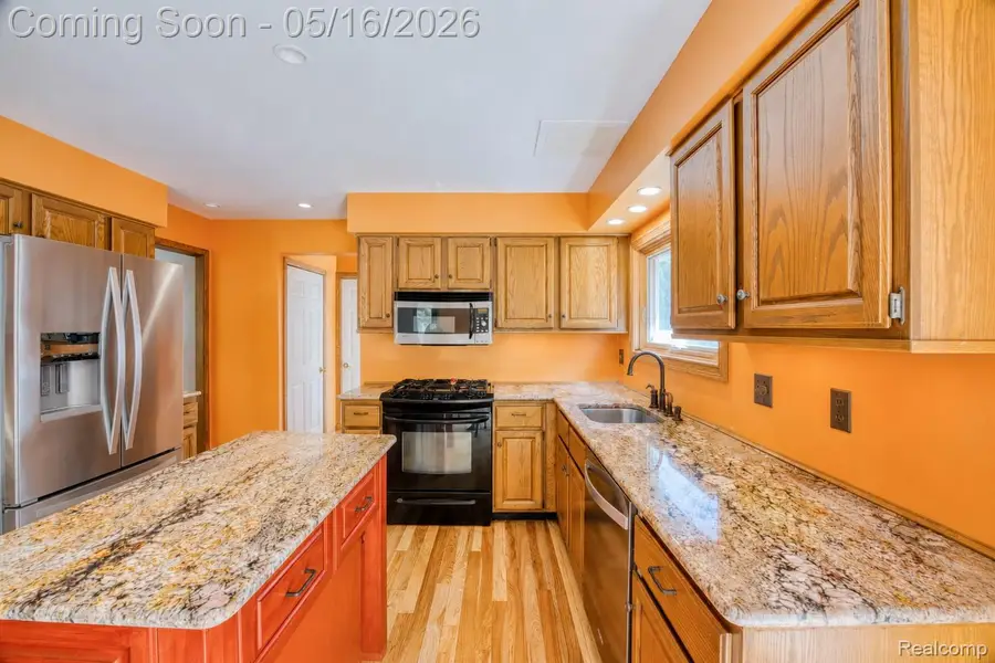 20007 Stamford Drive, Livonia, MI 48152 - #2