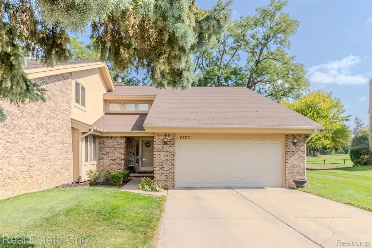 4575 Fairway Court, Waterford, MI 48328 - #1