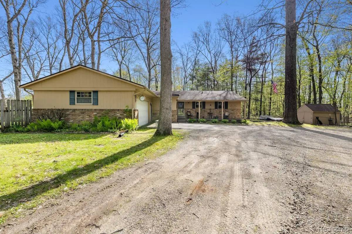 2700 N Hacker Road, Howell, MI 48855 - #1