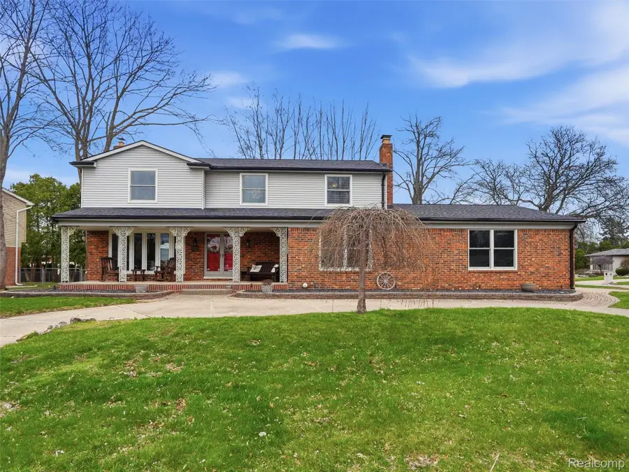 20145 Scarlet Court, Clinton, MI 48036 - #2