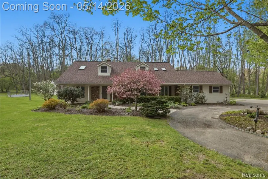 8765 Clement Road, Clarkston, MI 48346 - #2