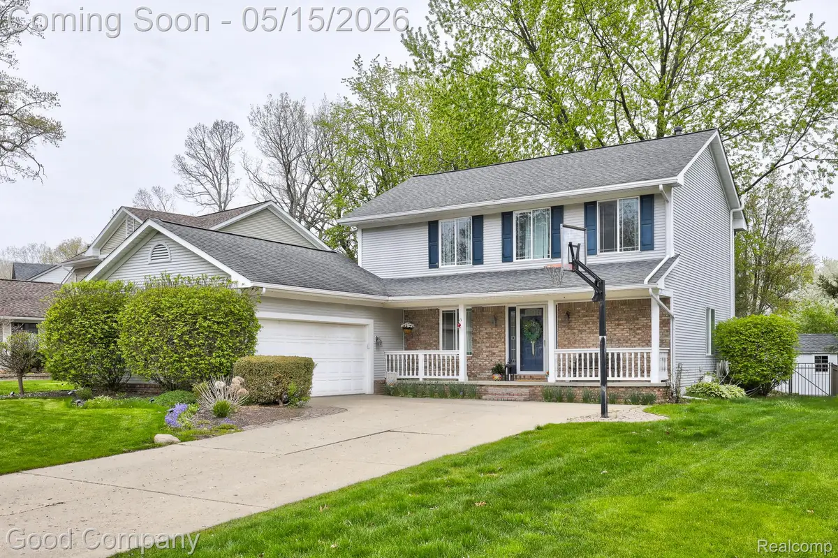 2370 Lansbury Drive, Waterford, MI 48329 - #1