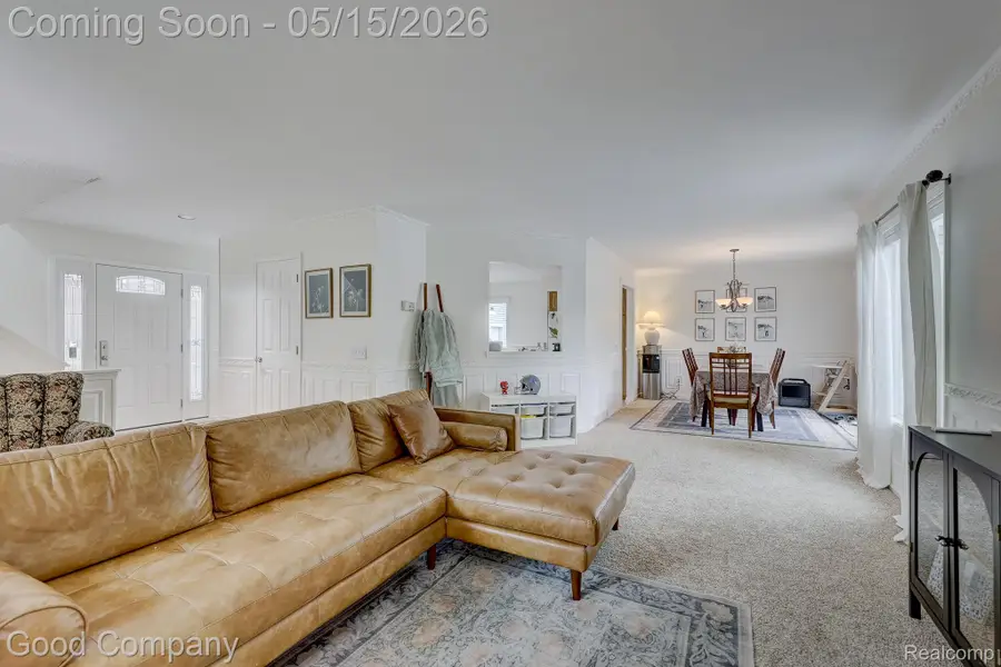 2370 Lansbury Drive, Waterford, MI 48329 - #3