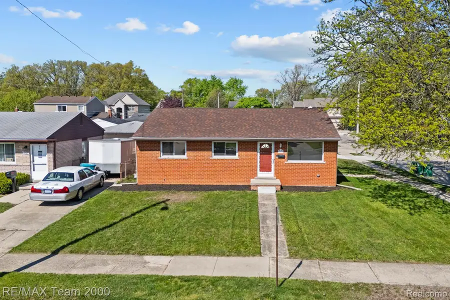 6557 Huntleigh Street, Garden City, MI 48135 - #3