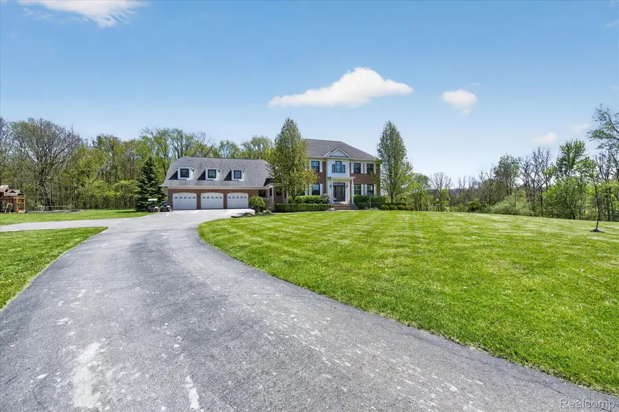 7156 Manor Lane, Fowlerville, MI 48836 - #2
