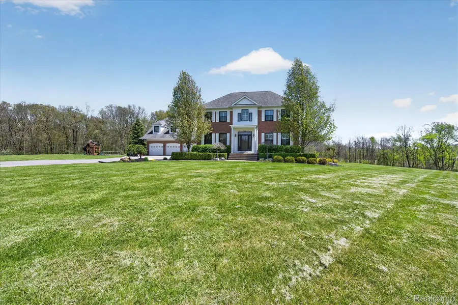 7156 Manor Lane, Fowlerville, MI 48836 - #3