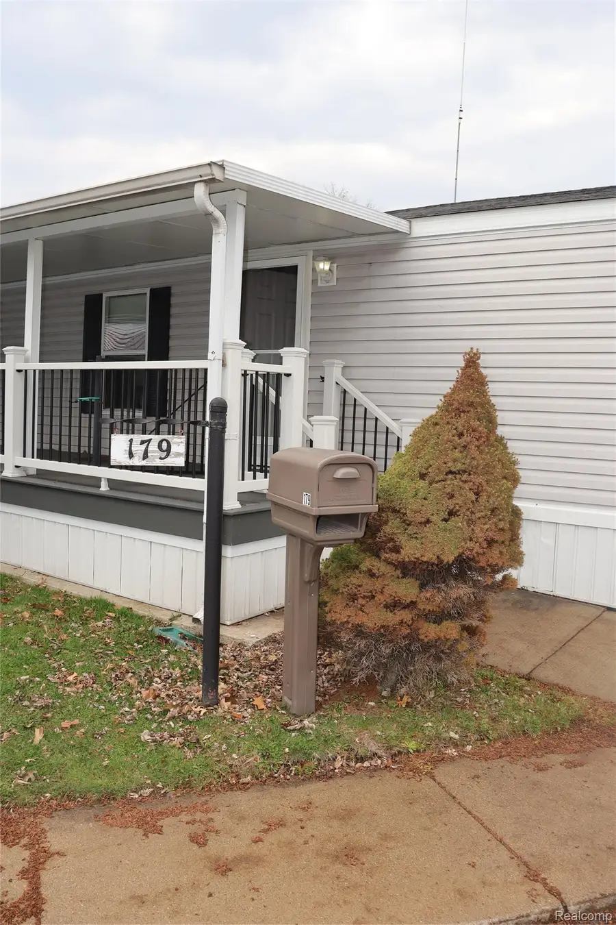 179 Terri Dr., Dearborn Heights, MI 48127 - #2
