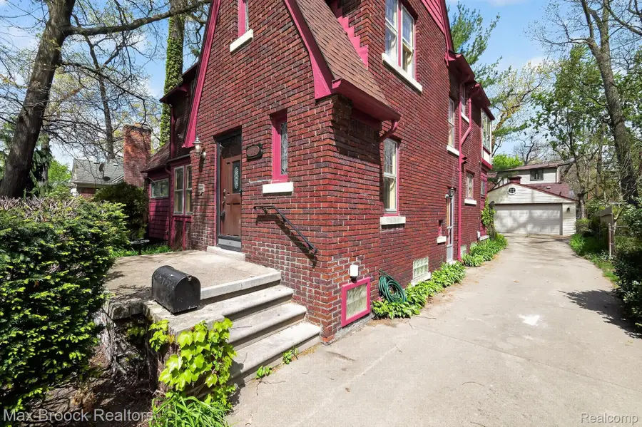 642 W Maplehurst Street, Ferndale, MI 48220 - #2