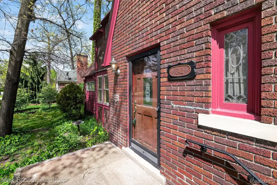 642 W Maplehurst Street, Ferndale, MI 48220 - #3