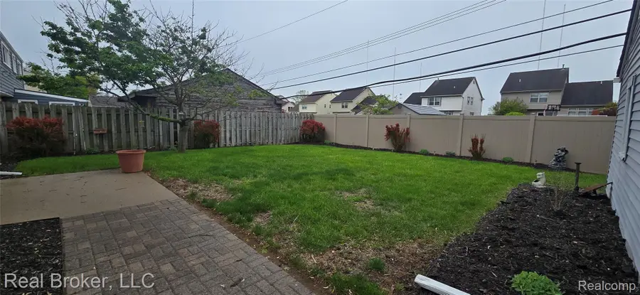 32631 Maplewood Street, Garden City, MI 48135 - #3