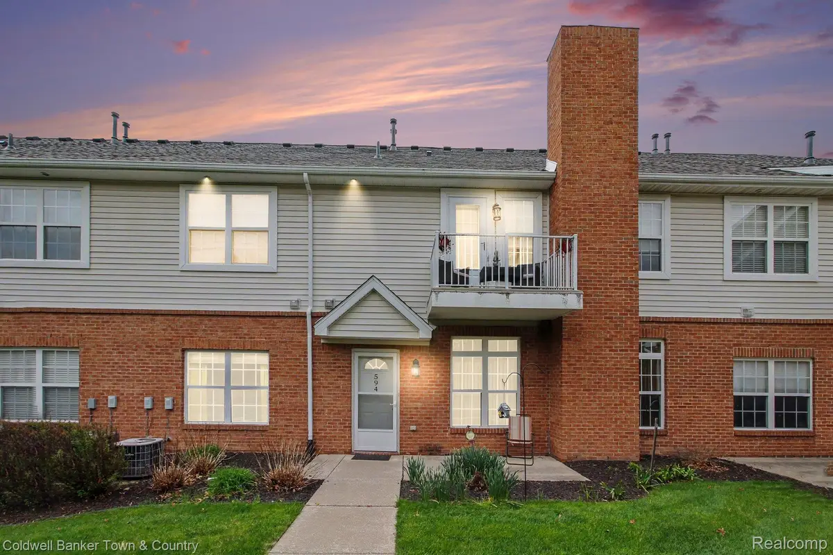 594 Olde English Circle, Howell, MI 48855 - #1