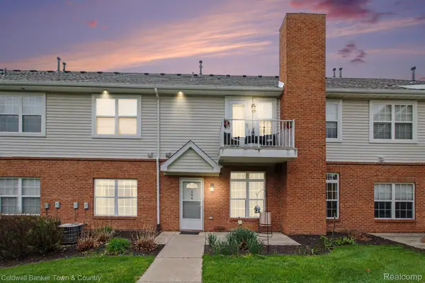 594 Olde English Circle, Howell, MI 48855