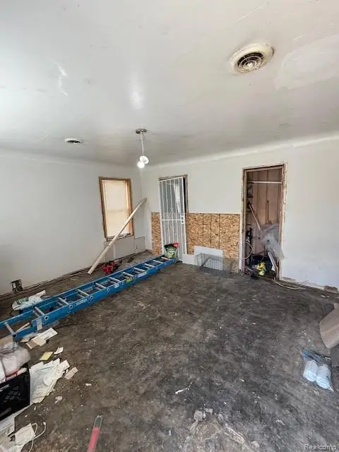21562 W Davison Street, Detroit, MI 48223 - #2