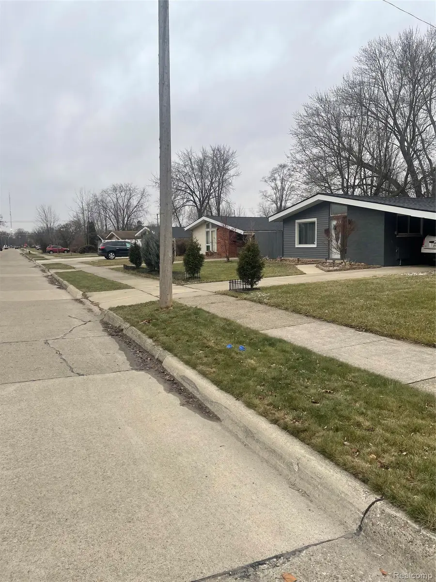 29561 Fairfax Street, Southfield, MI 48076 - #2
