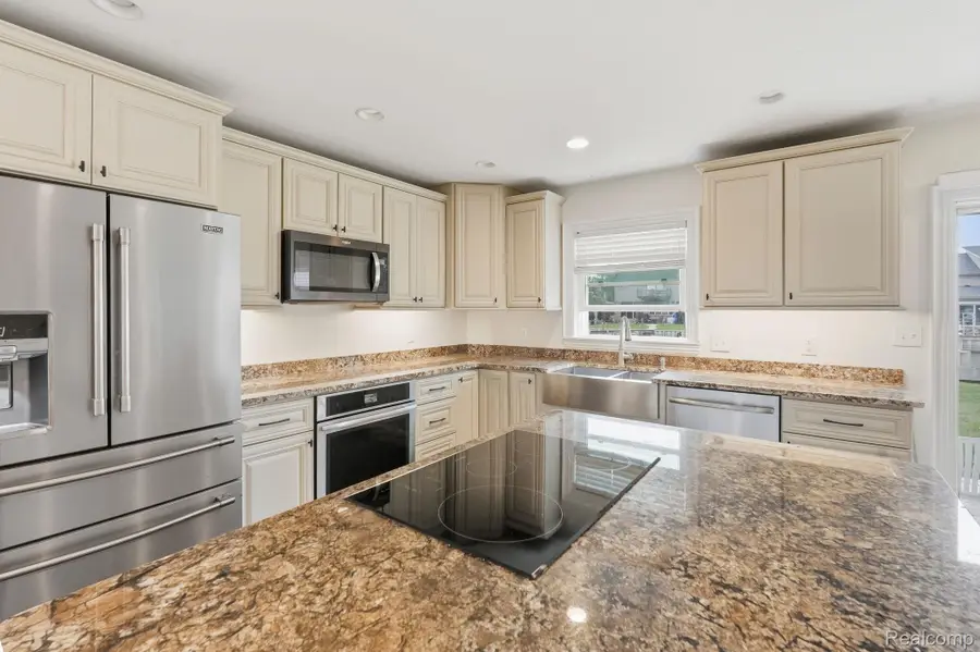 37752 Huron Pointe Drive, Harrison Township, MI 48045 - #3