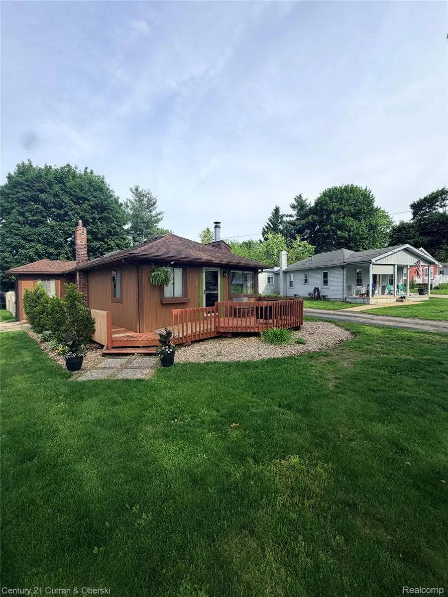8303 Lagoon Street, Commerce Township, MI 48382 - #2