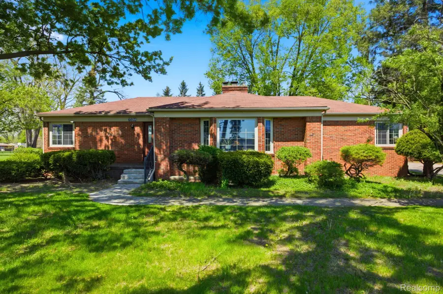35564 Schoolcraft Road, Livonia, MI 48150 - #3