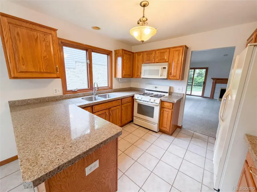 52186 Jacqueline Court, Macomb, MI 48042 - #2