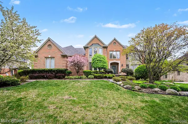 5824 Clearview Drive, Troy, MI 48098