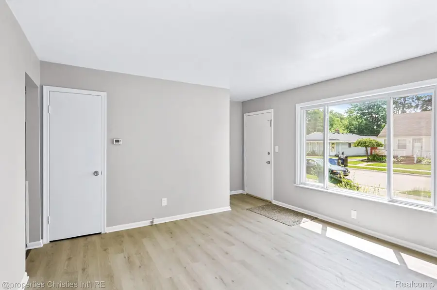 14921 Myola Avenue, Warren, MI 48089 - #3