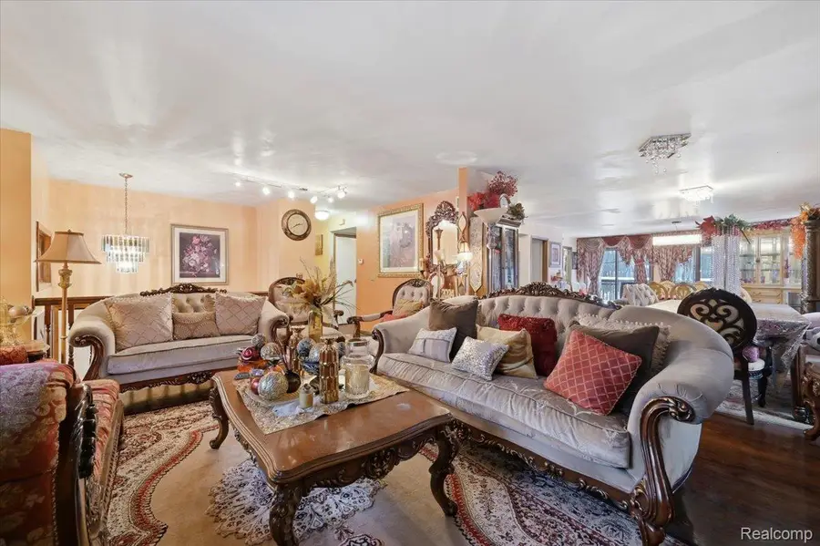 21428 Lundy Drive, Farmington Hills, MI 48336 - #2
