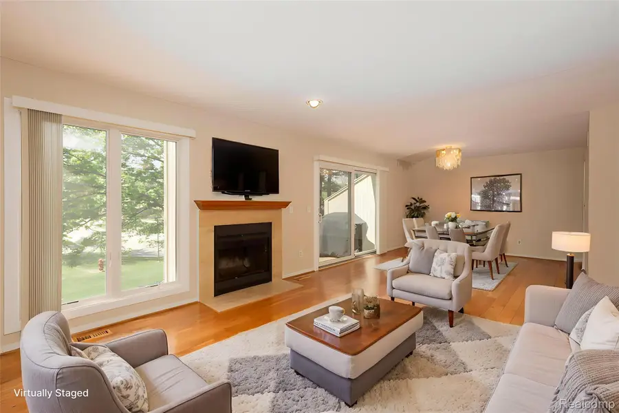 4343 Foxpointe Drive, West Bloomfield, MI 48323 - #3