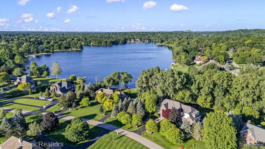 398 Shrewsbury Drive, Clarkston, MI 48348 - #2