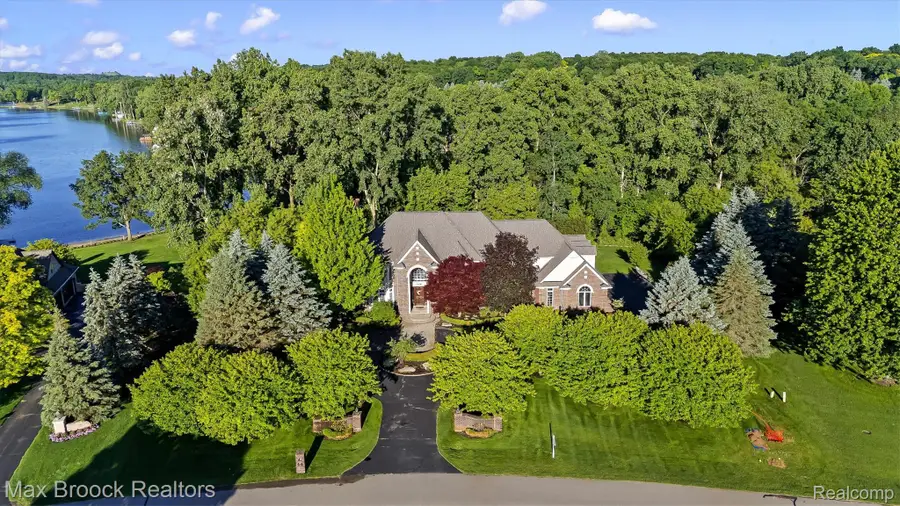 398 Shrewsbury Drive, Clarkston, MI 48348 - #3