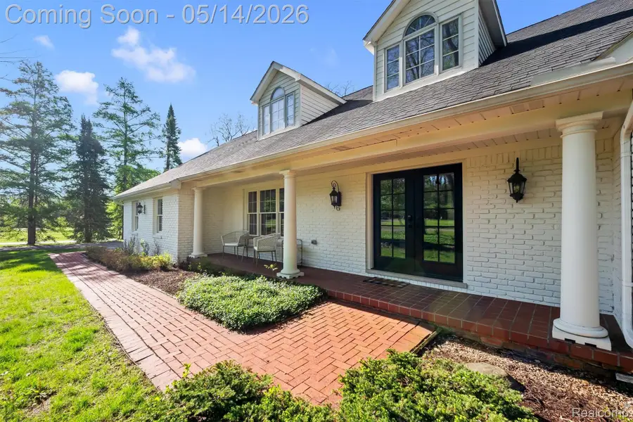 7035 Ten Hill Road, West Bloomfield, MI 48322 - #2
