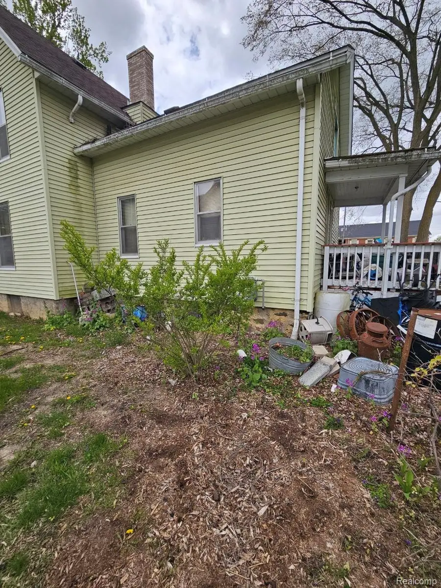 209 E Corunna Avenue, Corunna, MI 48817 - #2