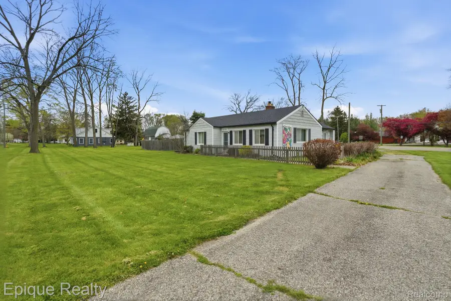 53100 Washington Street, New Baltimore, MI 48047 - #2