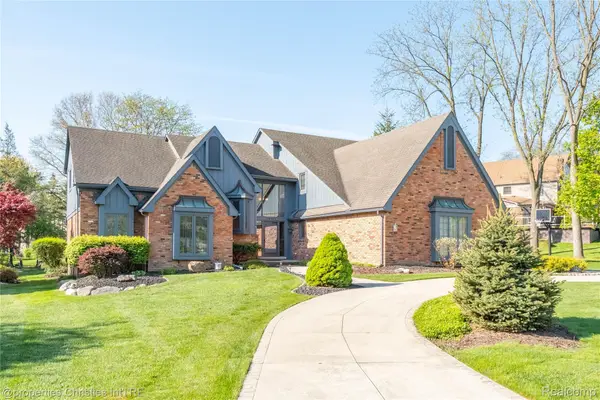 38621 Rutgers Drive, Northville, MI 48335