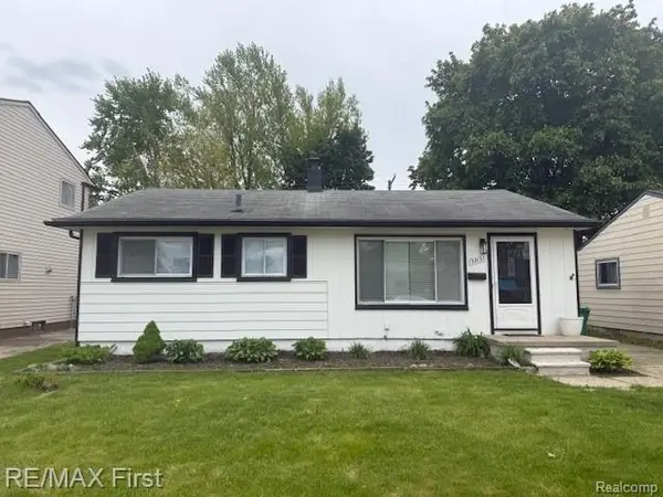 33131 Kathryn Street, GardenCity, MI 48135