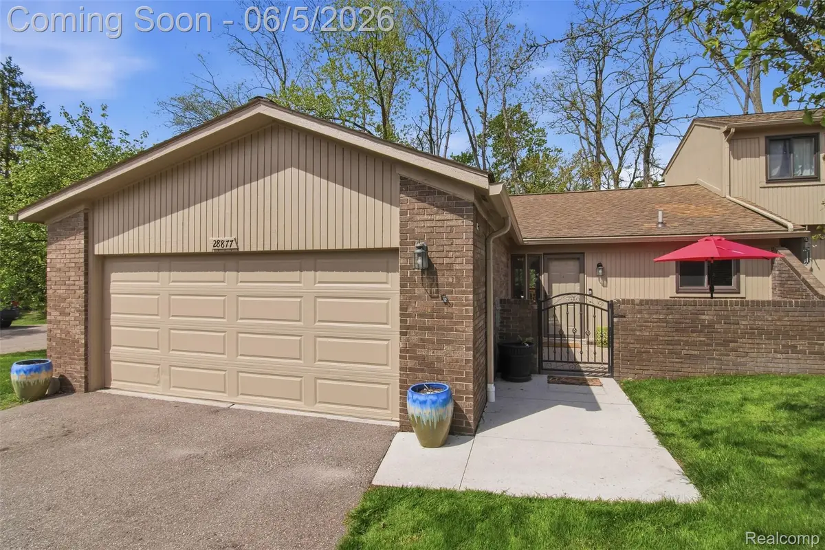 28877 Walnut Grove Lane, Southfield, MI 48034 - #1