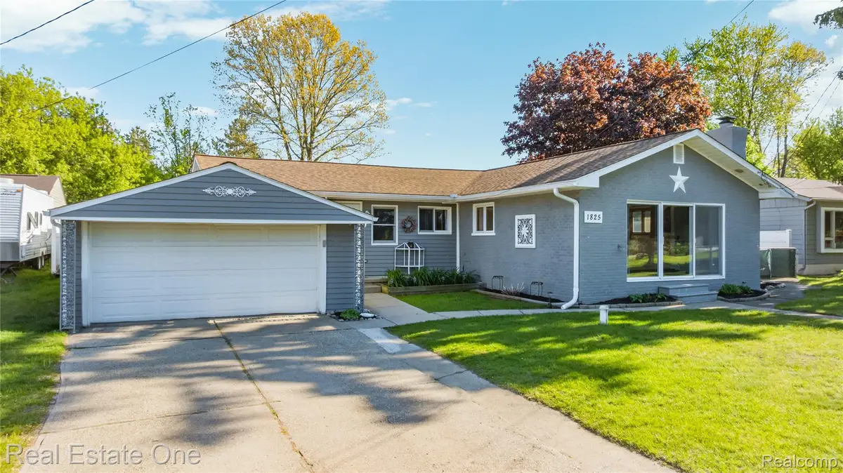 1825 Luneta, Commerce Township, MI 48382 - #1