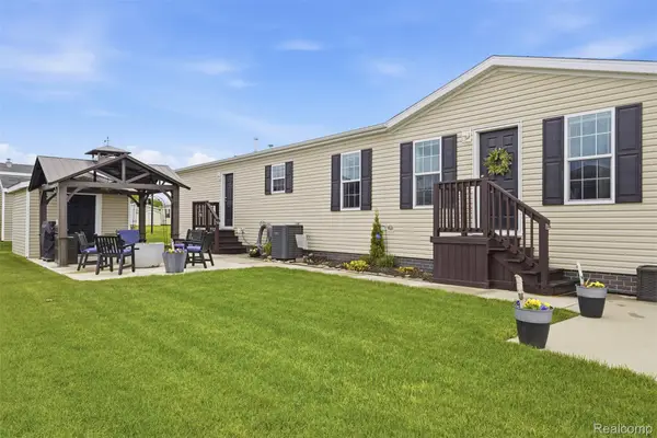 11197 Dogwood Court, SouthLyon, MI 48178