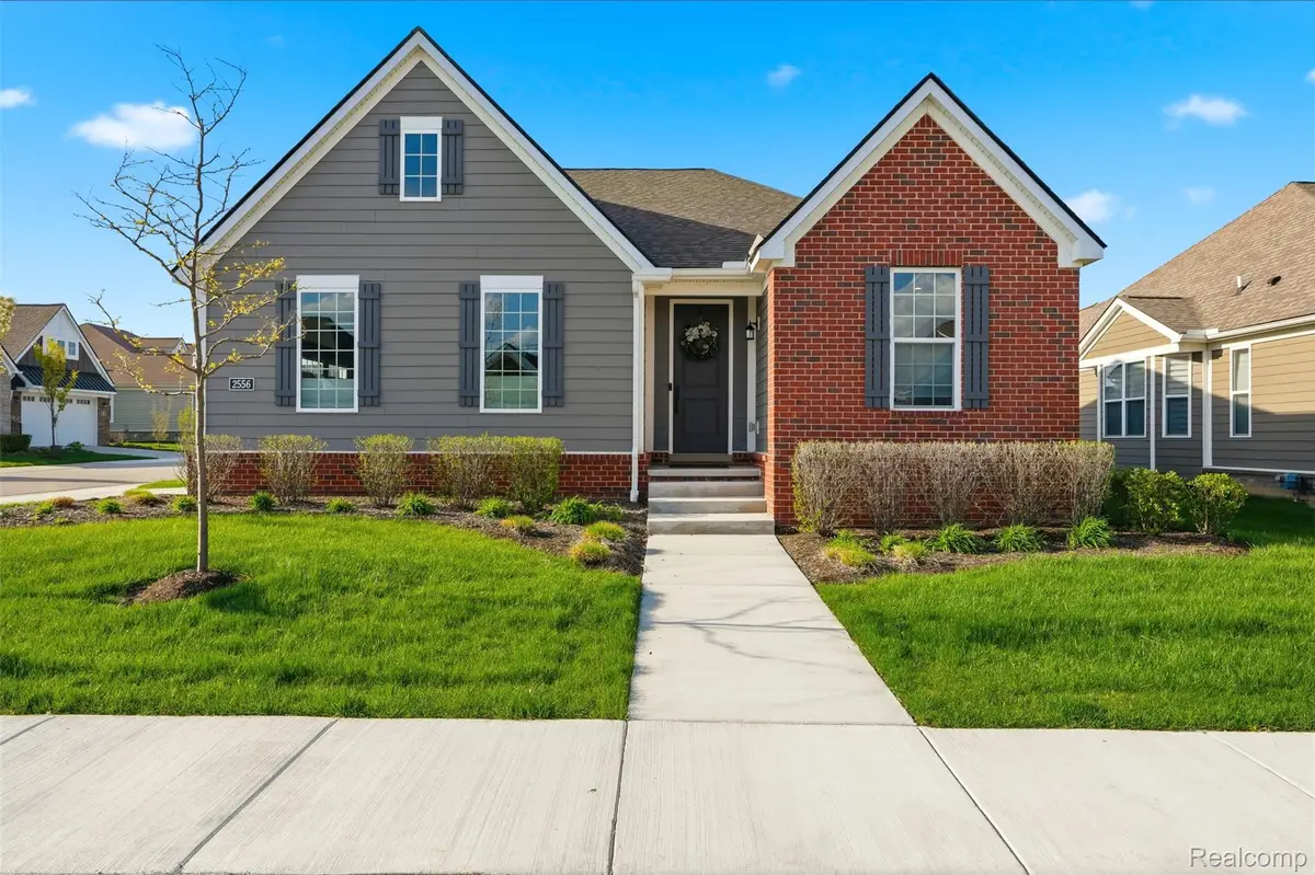2556 Rosemond Ln, Rochester Hills, MI 48309 - #1