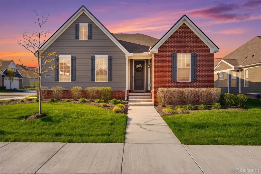 2556 Rosemond Ln, Rochester Hills, MI 48309 - #2