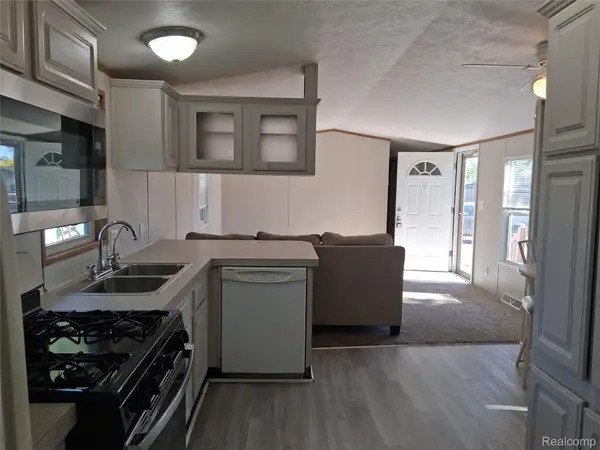 29780 Flushing Court, NewBaltimore, MI 48051