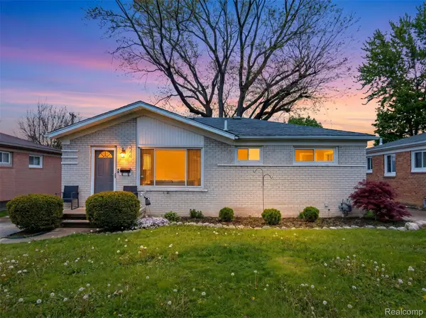 534 Henry Ruff Road, GardenCity, MI 48135