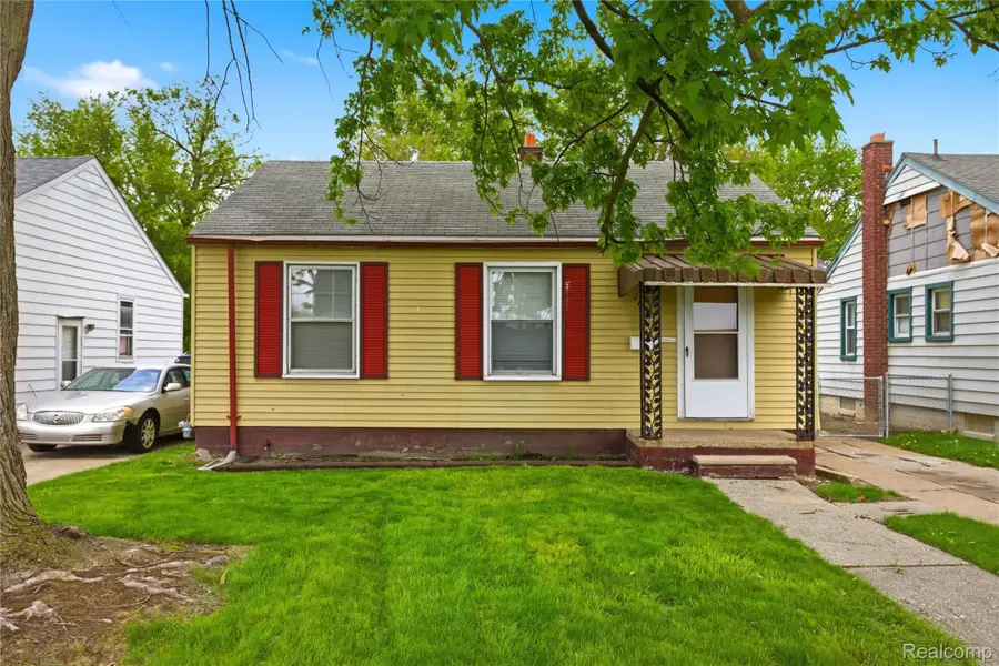 26316 Powers Avenue, Dearborn Heights, MI 48125 - #2