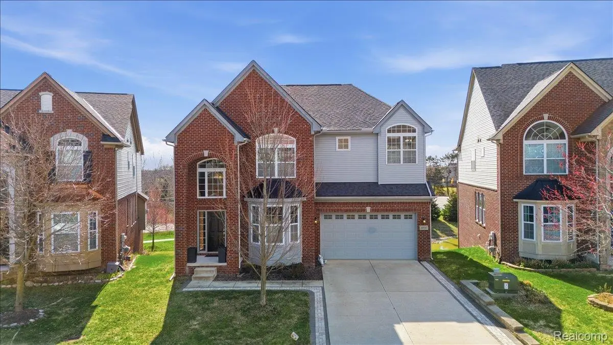 4930 E Stonegate Circle, Lake Orion, MI 48359 - #1
