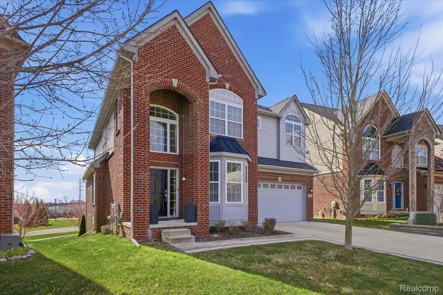 4930 E Stonegate Circle, Lake Orion, MI 48359 - #2