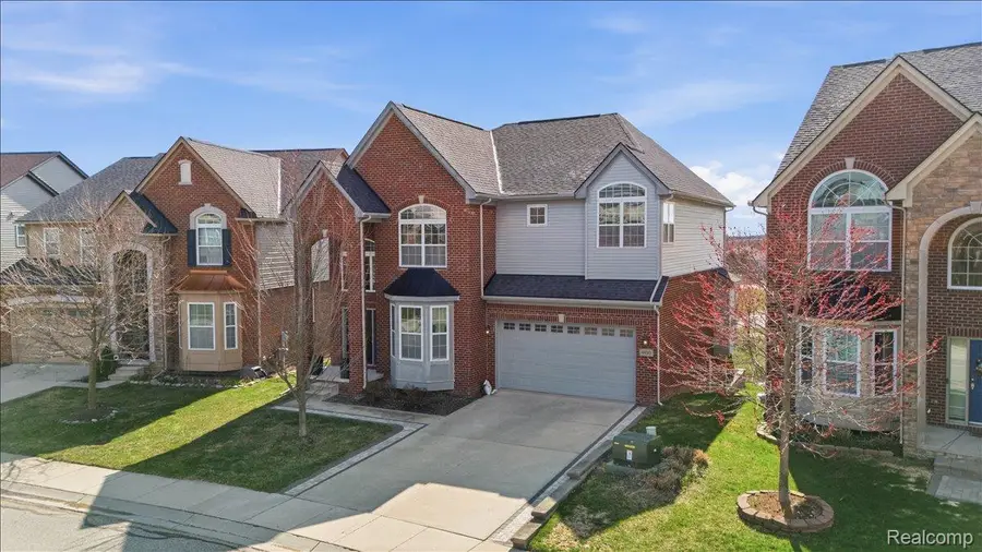 4930 E Stonegate Circle, Lake Orion, MI 48359 - #3