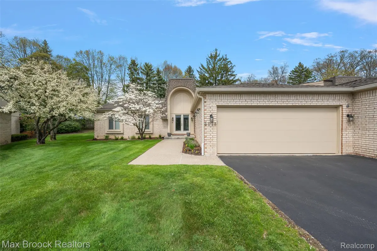 5175 Woodlands Drive, Bloomfield, MI 48302 - #1
